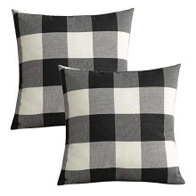 Lot de 2 housses de coussin décoratives d'extérieur 45 x 45 cm, à carreaux noirs et blancs, pour canapé, terrasse ou porche.
