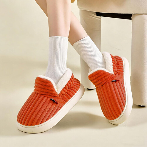 Pantufas quentinhas com forro de lã e palmilhas de espuma viscoelástica, para uso interno e externo. 1
