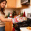 Kerst ovenhandschoenen rood, hittebestendig polyester, 2 stuks 4