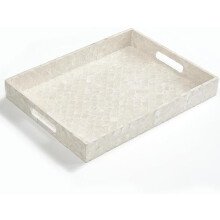 Handgemaakt rechthoekig dienblad van Capiz-parelmoer met handvatten, kust-boho-decoratie, wit, 40 x 29 x 4,5 cm, geschikt voor salontafels en poefs.