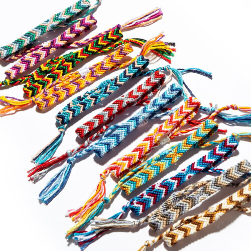 Pulseira da Amizade Tecida à Mão, Multicolorida, Inclui Caixa de Presente, 19 cm (7,5")
