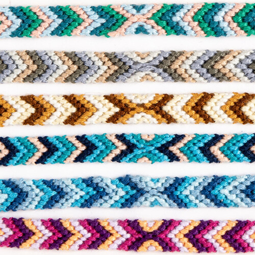 Pulseira da Amizade Tecida à Mão, Multicolorida, Inclui Caixa de Presente, 19 cm (7,5") 1