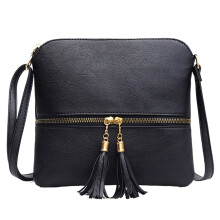 Női crossbody táska, divatos bojtos válltáska