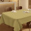 Toalha de mesa de plástico, 183 x 137 cm, ideal para festas, piqueniques e casamentos. Formato retangular, com capa plástica resistente e à prova 6