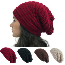 Robuste, lässige Wintermütze für Damen – Oversize-Strickmütze mit Zopfmuster – Warme, grob gestrickte Mütze für kalte Tage