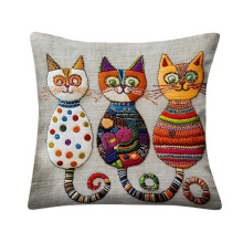 Kussensloop met dierenprint en imitatieborduurwerk, 45x45 cm