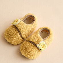 Chaussures et chaussettes d'hiver pour bébés : Chaussures à semelle souple et antidérapantes pour les premiers pas, avec motifs