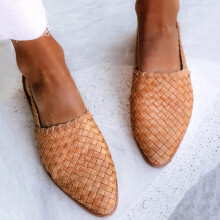 Sandali da donna UTTOASFAY, scarpe basse a punta da donna, scarpe casual intrecciate, sandali comodi e tinta unita.