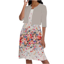 Completo da donna primaverile composto da due pezzi: abito elegante a trapezio con scollo rotondo e cardigan a maniche corte, con stampa e stampa.