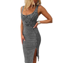 Damklänning med ärmlös sidoslits och bodycon-midijeans