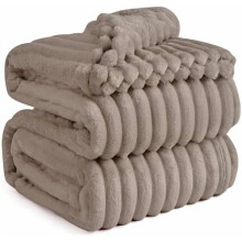 GentleSoft hellbraune Fleecedecke fürs Sofa – Kuschelig weiche Decke für Frauen, niedliche kleine Überwürfe für Mädchen, 274 x 229 cm
