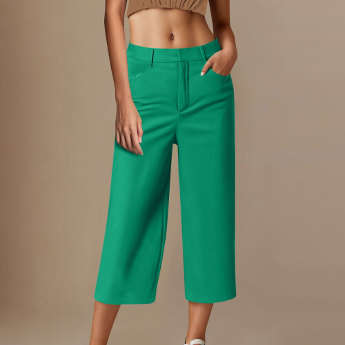 Conjunto feminino casual de cor sólida com calça cropped folgada.