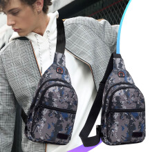 Sac bandoulière léger à motif camouflage militaire, bandoulière réglable et multiples poches, idéal pour les aventures en plein air, les