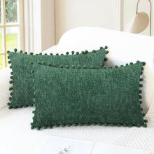 Fodere per cuscini natalizie 20x12", confezione da 2, in ciniglia verde scuro con pon pon, compatibili con cuscini standard.