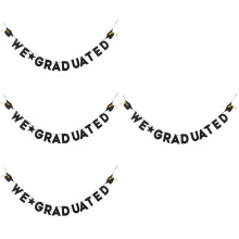 Juego de 4 pancartas/carteles/banderas de decoración para la temporada de graduación en color negro.