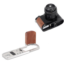Fuji GFX100RF L-brakettholder - heltre metallgrep med innebygd Arca hurtigutløserbase, tilgjengelig batterirom (LR sølv 1 stk)