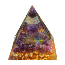 Eine Pyramidenornamente, Kristallenergiegenerator, Orgonpyramide für E--Schutz, Heilung, Meditation, Kristallchakra