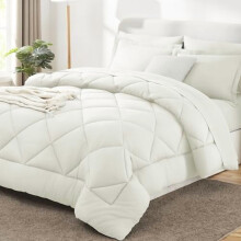 7-delige ivoren dekbedset – tweepersoons, luxe, zacht beddengoed voor alle seizoenen met dekbed, lakens, kussenslopen en sierkussenslopen.