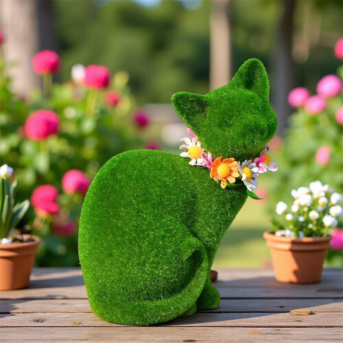 Statue de chat en résine avec finition mousse verte floquée 1