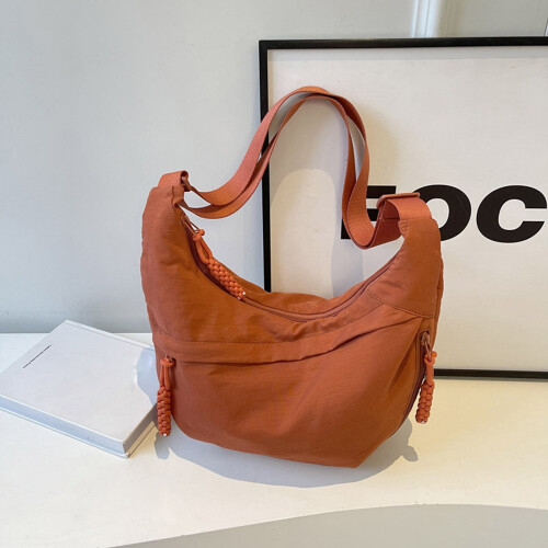 Τσάντα από νάιλον σε σχήμα ημισελήνου, τσάντα χιαστί, τσάντα Hobo, τσάντα με πολλές 1