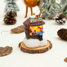 Julenissens harpiksornament Liten husdekorasjon på skrivebordet
