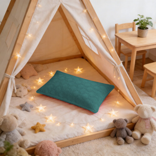 Polyester kussensloop met dikke vulling en elastische rand. 1