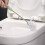 Kompaktes WC-Bürstenset mit Halterung und Spülkasten 4