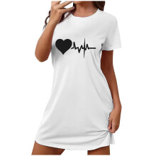 Női plus size szívmintás hálóing – kerek nyakú, dupla bolyhozott polár, puha tejselyem, rövid ujjú hálóing (S-2XL)