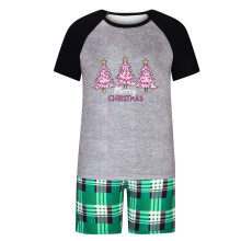 Kerstpyjamaset voor het hele gezin: top met korte mouwen en bijpassende pyjama.
