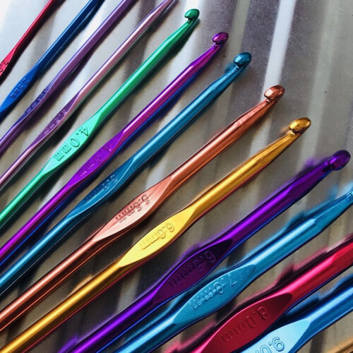 8Pcs 2-5.5mm Different Size Colored Aluminum Crochet Hooks Needles Set Tools 1