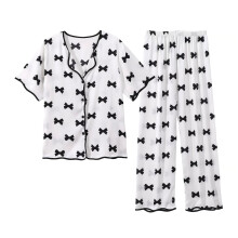 Damespyjamaset met strikjesprint, knoopsluiting, V-hals en ruches | Broek met korte mouwen, losse pasvorm | M-XL | Loungewear