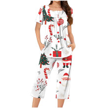 Feestelijke tweedelige pyjamaset voor dames: top met kerstprint, korte mouwen, capribroek met zakken, zachte en comfortabele huiskleding, maten S-3XL