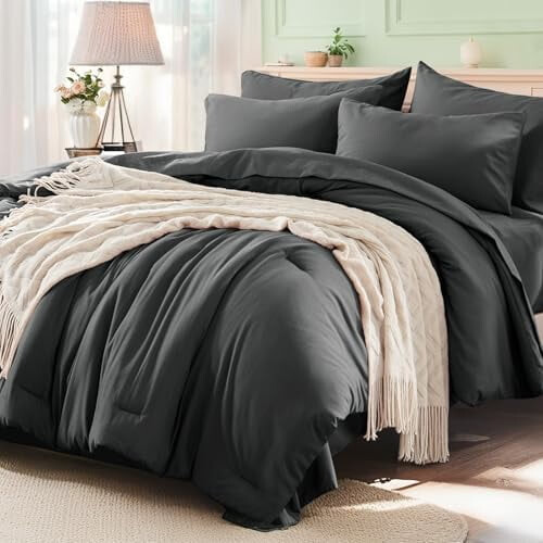 Ensemble de couette 7 pièces gris foncé pour lit queen avec draps