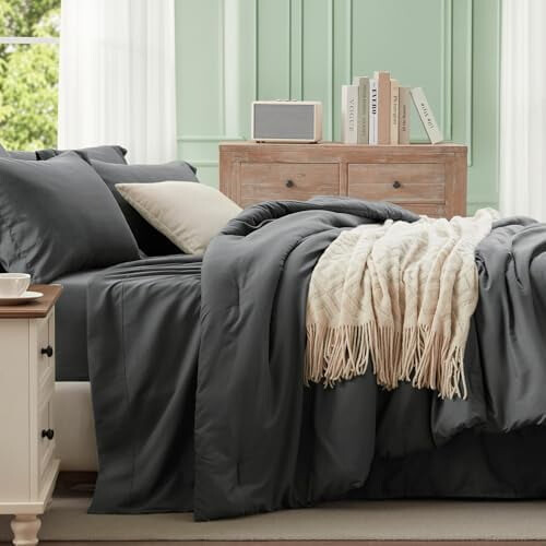 Ensemble de couette 7 pièces gris foncé pour lit queen avec draps 2