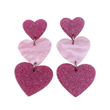 Conjunto de brincos elegantes em formato de coração rosa da bobasndm. Brincos pendentes hipoalergênicos para mulheres. Joias leves em formato de