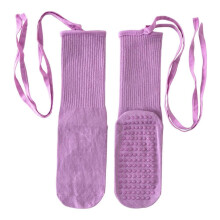 Meias femininas antiderrapantes com tiras cruzadas para ioga e dança, meias esportivas de comprimento médio.
