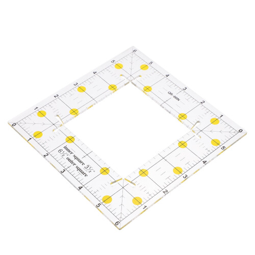 Righello quadrato flessibile per patchwork e quilting, ideale per progetti di cucito e patchwork.