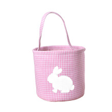 Panier de Pâques rose avec appliqué lapin et motif vichy