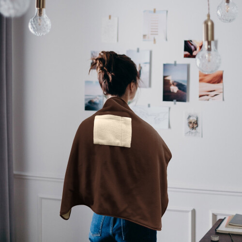 Coperta riscaldante portatile alimentata tramite USB, ideale per auto e per studenti, con un design versatile e indossabile. 1