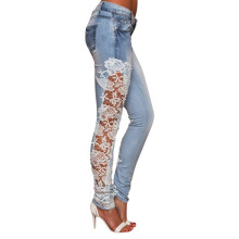 Damenjeans mit Spitze, floralen Applikationen und schmaler Passform, Bleistifthose