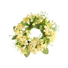 Frühlingskerzenring mit künstlicher Gänseblümchen und Eukalyptus