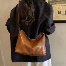 Brun PU crossbody-taske til kvinder