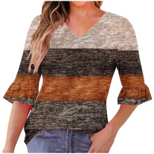 Damebluse med V-hals, trykk og rysjer – komfortabelt stoff, elastisk midje – strand, ferie, hverdagsbruk