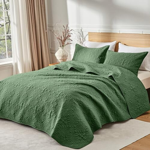 Olive Green King Quilt Set with 2 Shams 1