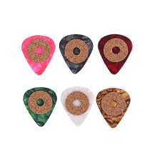 Paquete variado de 6 púas de guitarra de colores surtidos para ukelele y mandolina.
