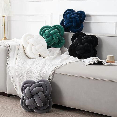 Coussin décoratif en peluche noire à nœud, 30 cm 1