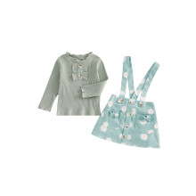 (2-3 Years, Green) Ensemble 2 pièces fille : T-shirt manches longues avec volants et boutons, jupe bretelles fleurs, couleur unie.