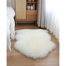 YIHAIC Faux Fur Sheepskin Style Rug,Faux Fleece Fluffy Area Rugs Seat Pad Anti-Skid Yoga Carpet for Living Room Bedroom Sofa Floor (White, 60 x 90cm)