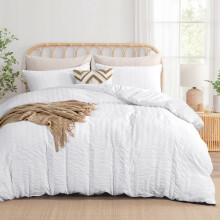 Aisbo Double Duvet Cover Set White Seersucker Bedding Set with 2 Pillowcases, Soft Breathable Textured Puckering Bed Quilt Cover Set with Zipper