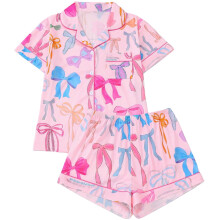 Comfortabele tweedelige pyjamaset voor dames met liefdesprint, top met korte mouwen en short, zachte loungewear met knoopjes – perfect voor